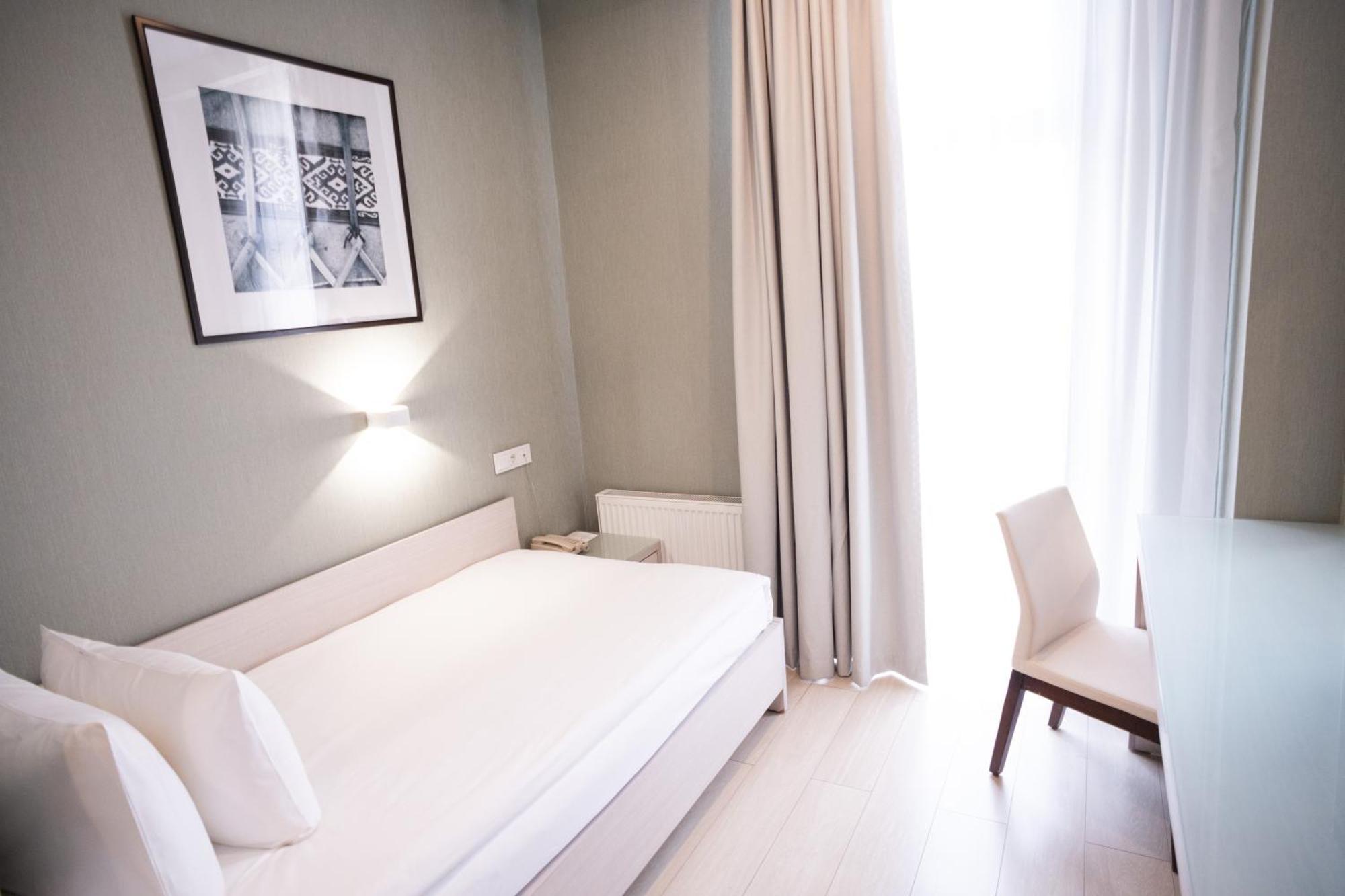 Resident City Hotel 阿拉木图 外观 照片